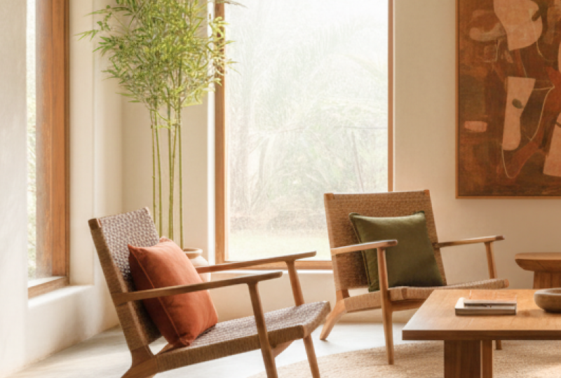 Comfortable Kolkata homestay with natural light and wooden decor