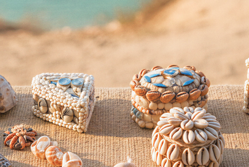 What to Buy in Goa Souvenirs Sarees Sea Shell Crafts1